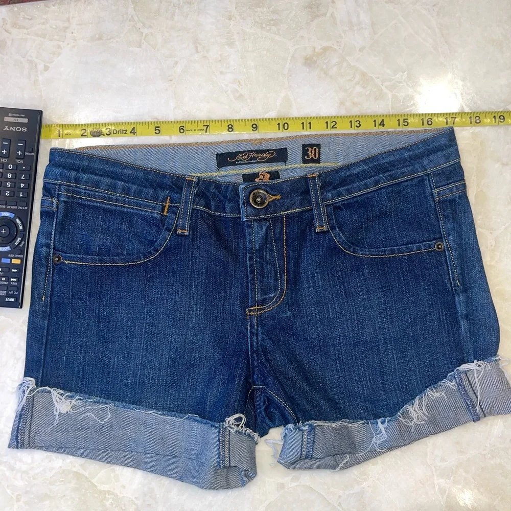 Ed Hardy Skull Heart Embroidered Denim Shorts Size 30 - Picture 3 of 16